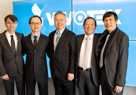 : Novo vodstvo Vivoteka (zdesna nalijevo): Gordon Chen, Alex Liao, Owen Chen, Bill Lo, and William Ku